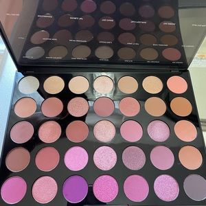 Morphe 35XO Natural Flirt Artistry Palette